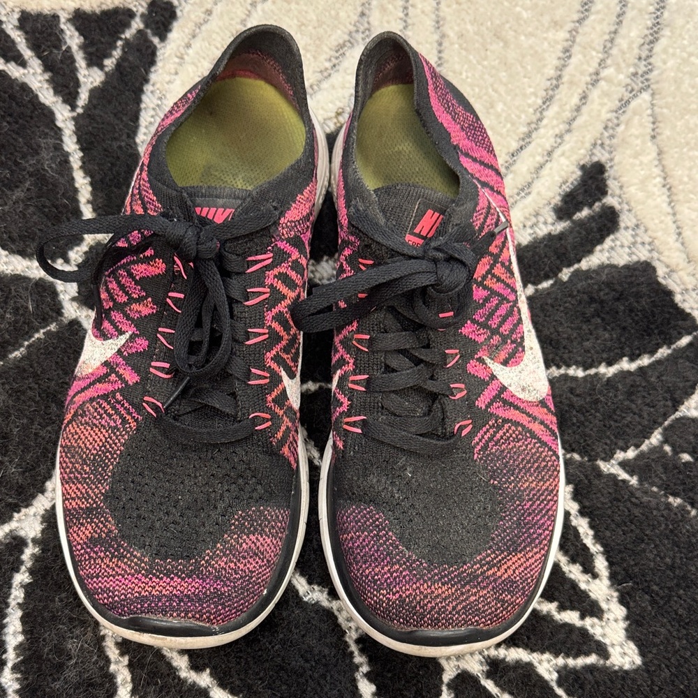Nike Women's Black and Pink Patterned Sneakers